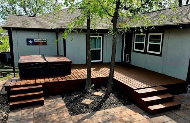 220 Bella Vista Drive, West Tawakoni, TX 75474
