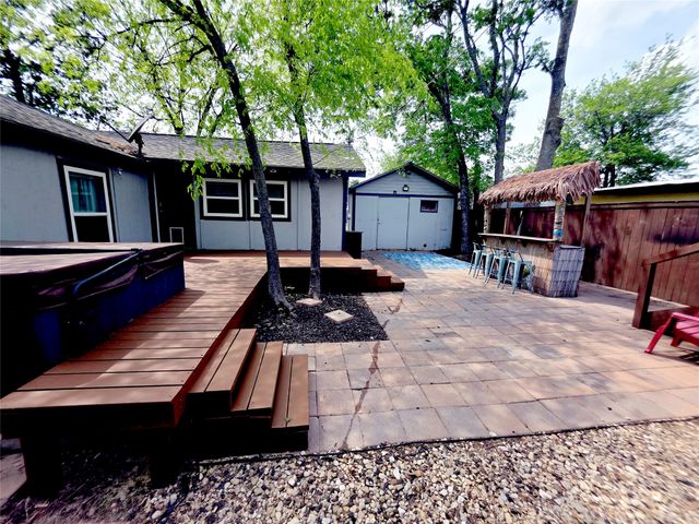 220 Bella Vista Drive, West Tawakoni, TX 75474