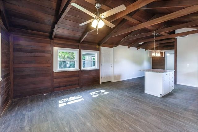 220 Bella Vista Drive, West Tawakoni, TX 75474