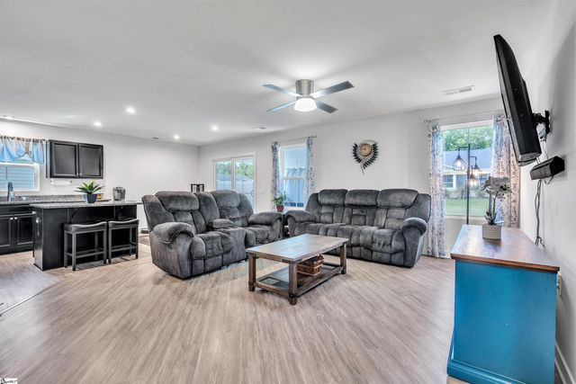 114 Sylvester Street, Fountain Inn, SC 29644