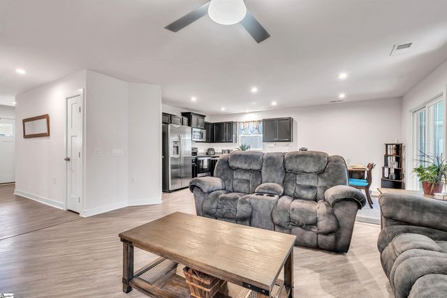 114 Sylvester Street, Fountain Inn, SC 29644