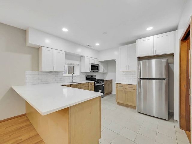 4942 N Sheridan Road 7, Chicago, IL 60604