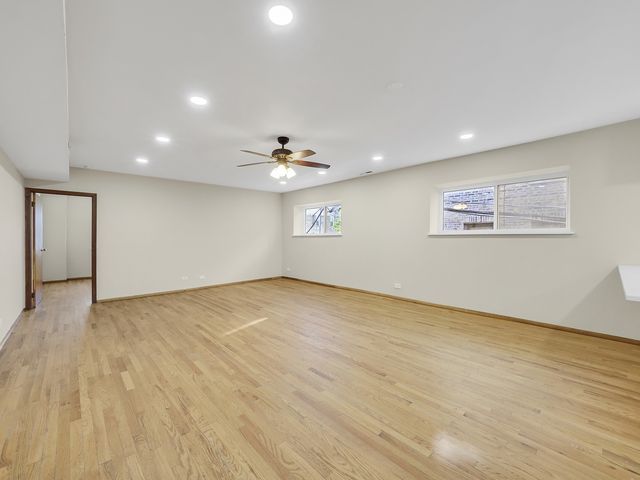 4942 N Sheridan Road 7, Chicago, IL 60604