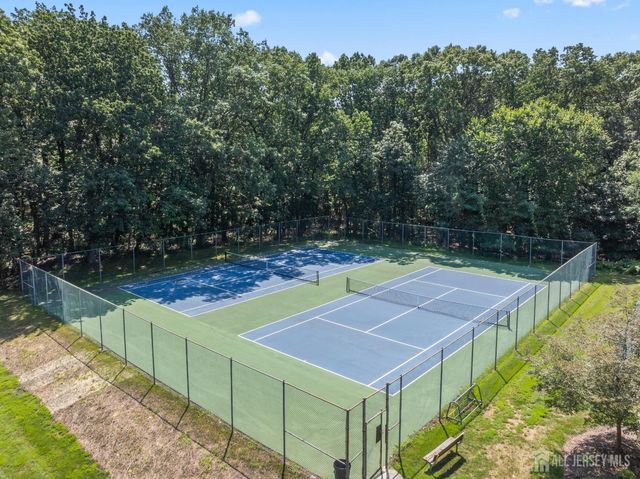 161 Applegate Lane, East Brunswick, NJ 08816