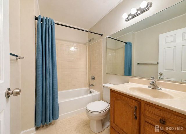 161 Applegate Lane, East Brunswick, NJ 08816
