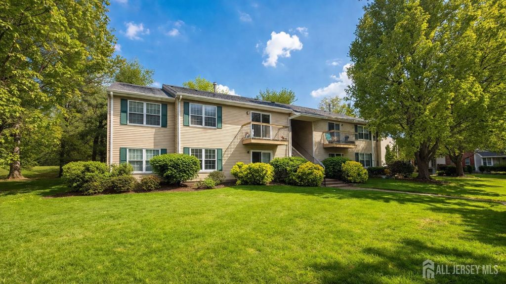 161 Applegate Lane, East Brunswick, NJ 08816