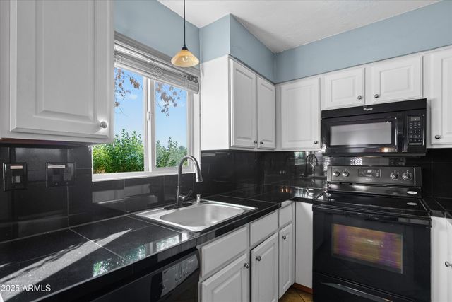 4600 N 68TH Street 379, Scottsdale, AZ 85251