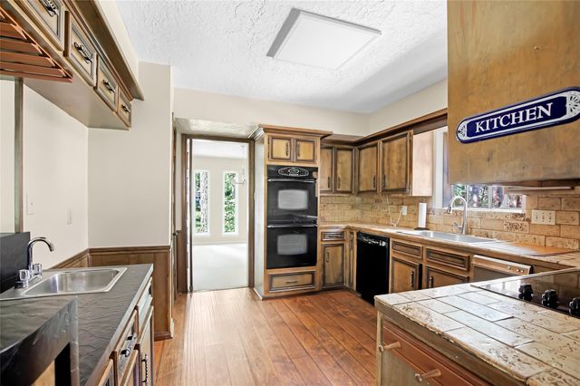 2123 Laurel Hill Drive, Kingwood, TX 77339