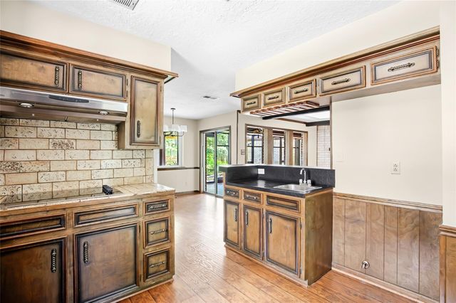 2123 Laurel Hill Drive, Kingwood, TX 77339