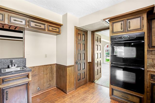 2123 Laurel Hill Drive, Kingwood, TX 77339