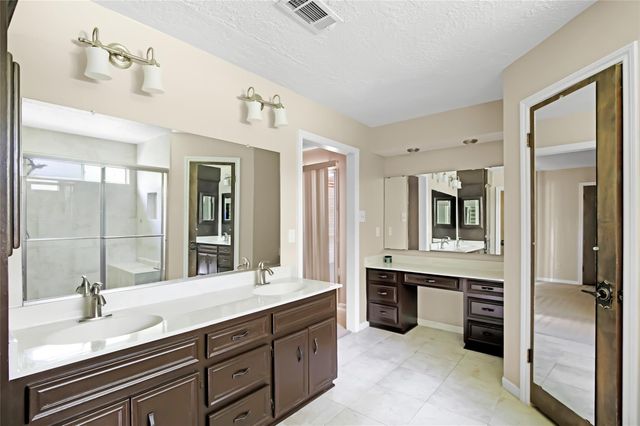 2123 Laurel Hill Drive, Kingwood, TX 77339