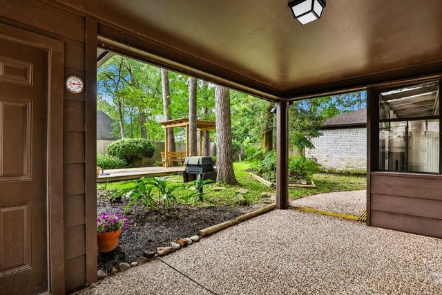 2123 Laurel Hill Drive, Kingwood, TX 77339