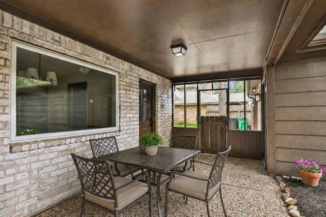 2123 Laurel Hill Drive, Kingwood, TX 77339
