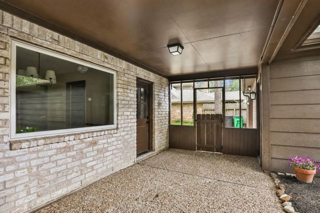 2123 Laurel Hill Drive, Kingwood, TX 77339