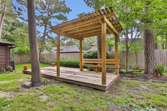 2123 Laurel Hill Drive, Kingwood, TX 77339