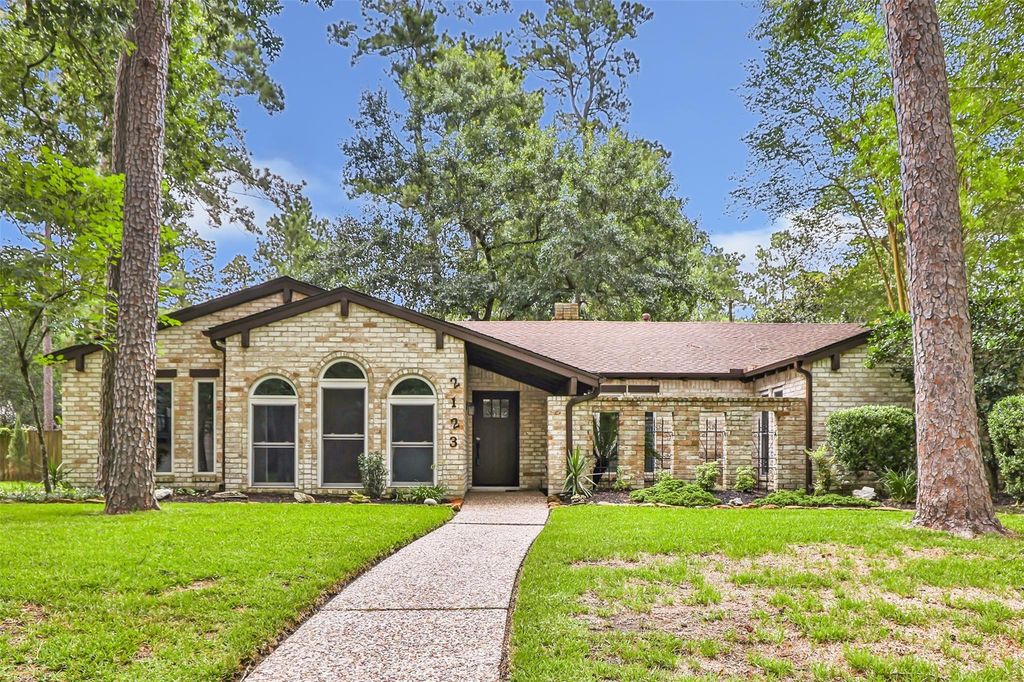 2123 Laurel Hill Drive, Kingwood, TX 77339