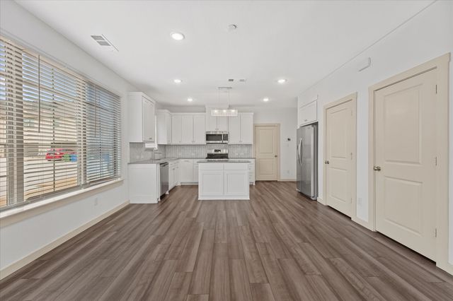 691 Vista Oaks Road, Lewisville, TX 75067