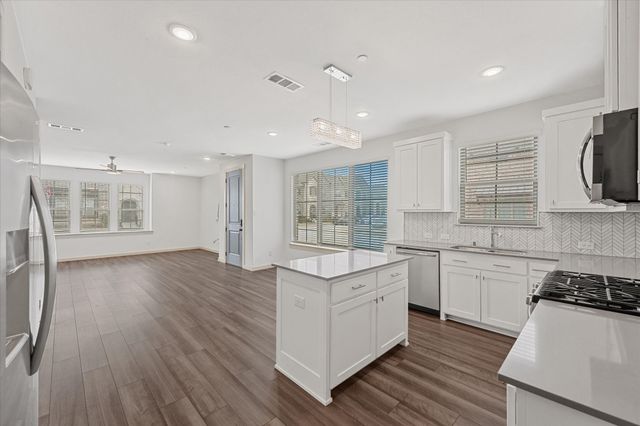 691 Vista Oaks Road, Lewisville, TX 75067