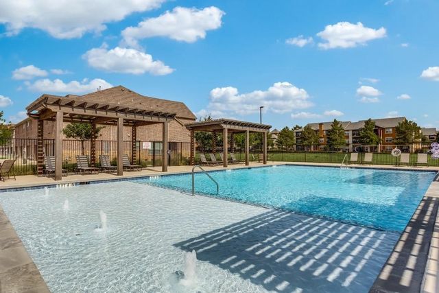 691 Vista Oaks Road, Lewisville, TX 75067