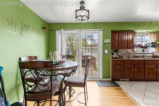 18266 Macarthur Street, Redford Charter Township, MI 48240