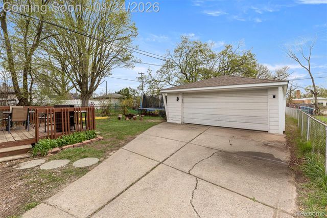 18266 Macarthur Street, Redford Charter Township, MI 48240