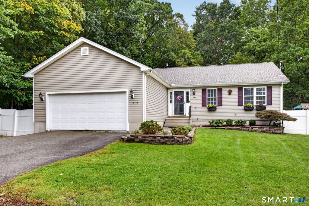 1137 Ridgewood Road, Middletown, CT 06457