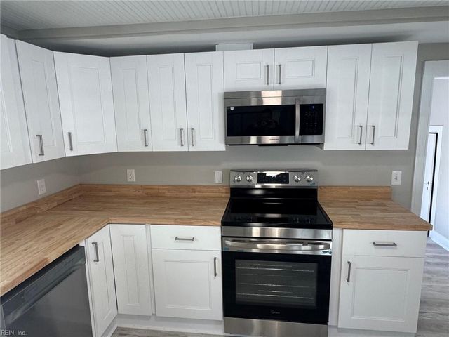 1378 Circle DR, Port Haywood, VA 23138