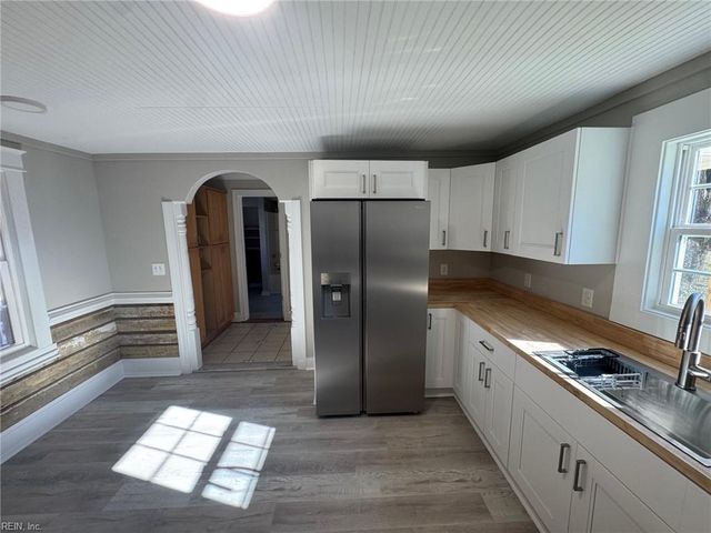 1378 Circle DR, Port Haywood, VA 23138