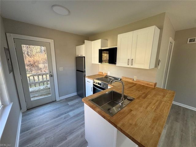 1378 Circle DR, Port Haywood, VA 23138