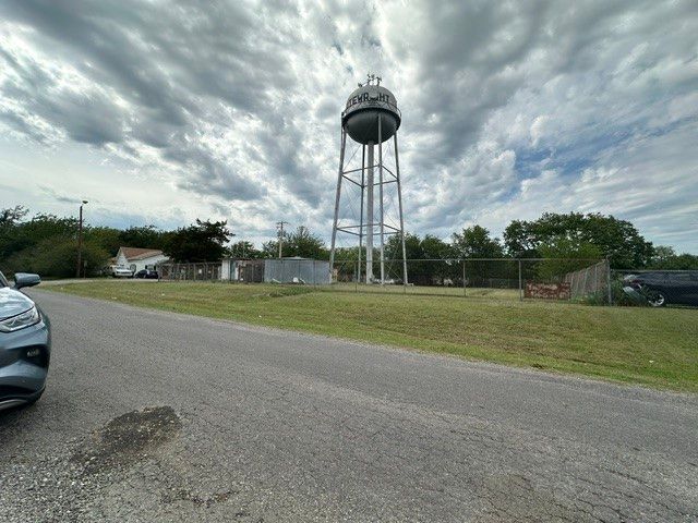 419 W Pine, Whitewright, TX 75491