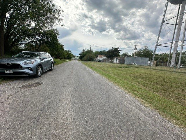 419 W Pine, Whitewright, TX 75491
