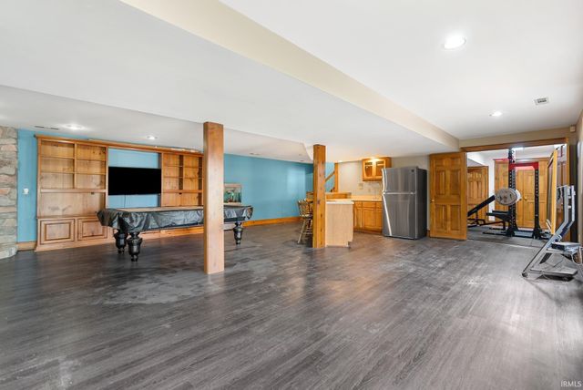 1927 S Hadley Road, Fort Wayne, IN 46804