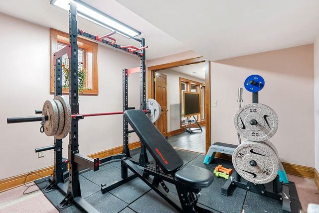 1927 S Hadley Road, Fort Wayne, IN 46804