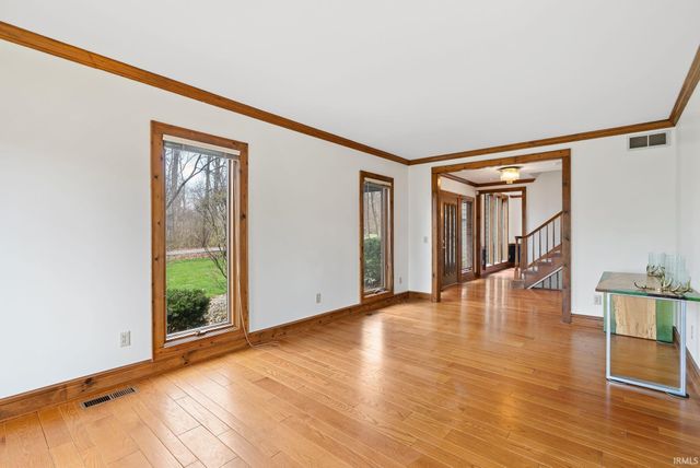 1927 S Hadley Road, Fort Wayne, IN 46804