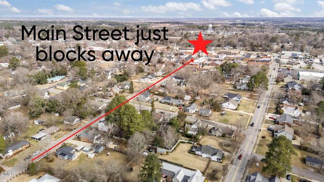 423 S Barbour Street, Clayton, NC 27520