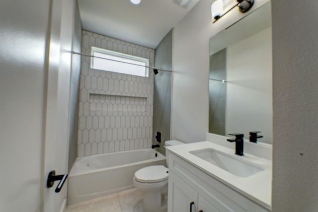 4424 Hank Ave 3, Austin, TX 78745