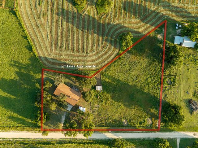 901 County Road 113, Comanche, TX 76442