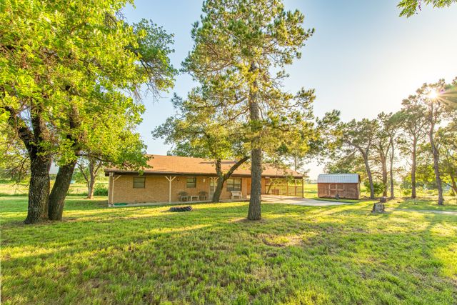 901 County Road 113, Comanche, TX 76442
