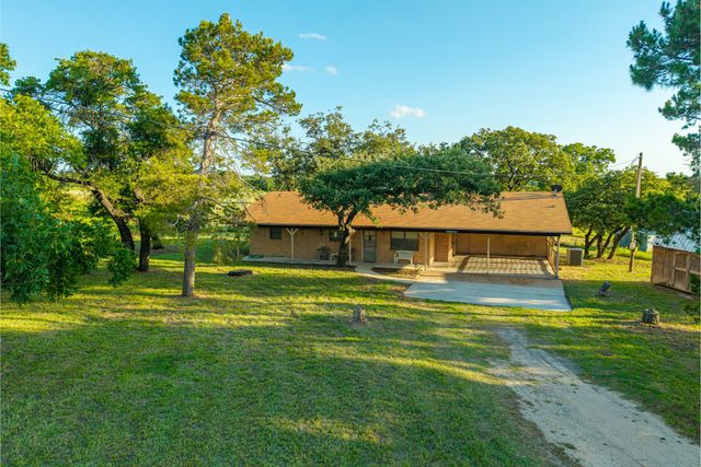 901 County Road 113, Comanche, TX 76442