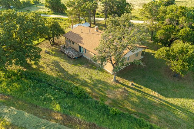 901 County Road 113, Comanche, TX 76442