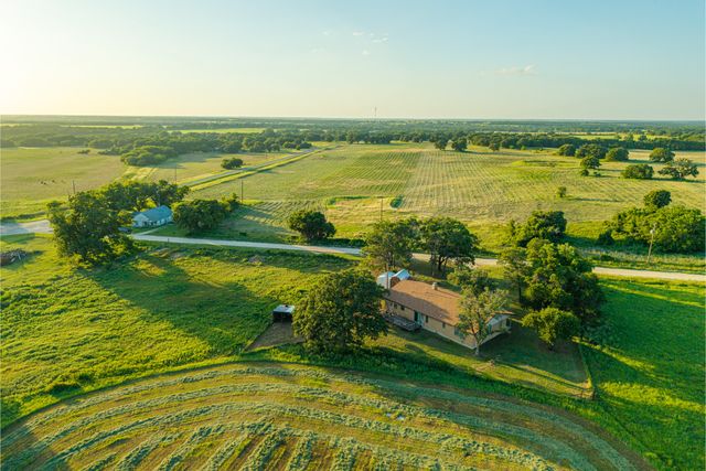 901 County Road 113, Comanche, TX 76442