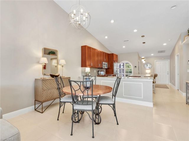 2214 Stacil CIR # 27, Naples, FL 34109