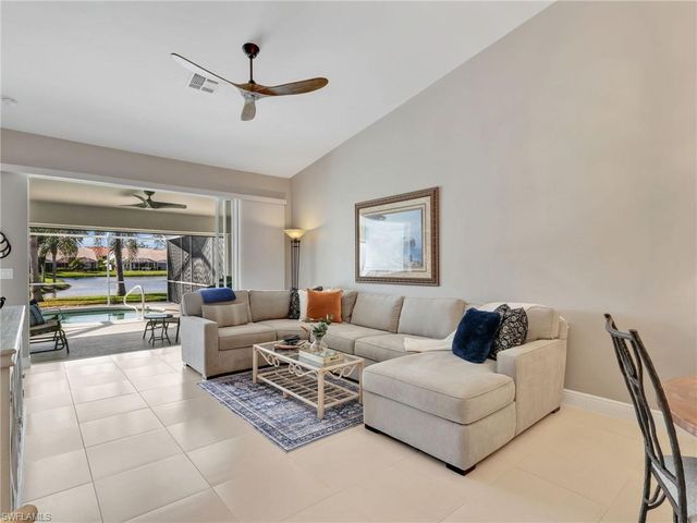 2214 Stacil CIR # 27, Naples, FL 34109