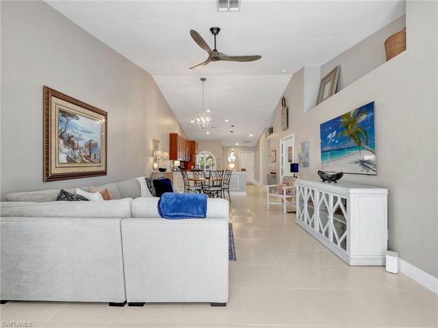 2214 Stacil CIR # 27, Naples, FL 34109