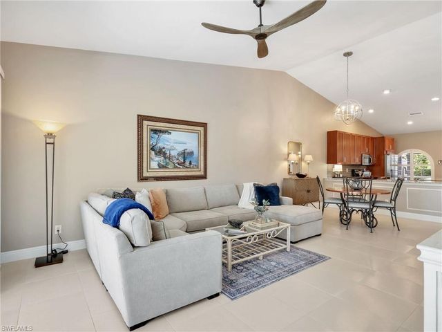 2214 Stacil CIR # 27, Naples, FL 34109
