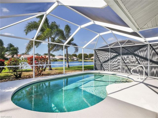 2214 Stacil CIR # 27, Naples, FL 34109