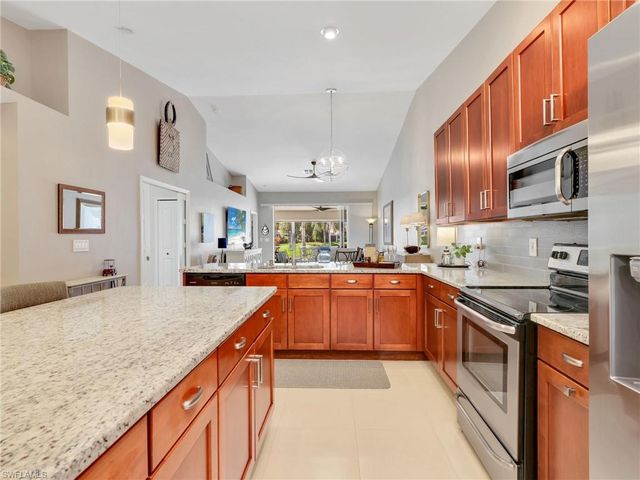 2214 Stacil CIR # 27, Naples, FL 34109