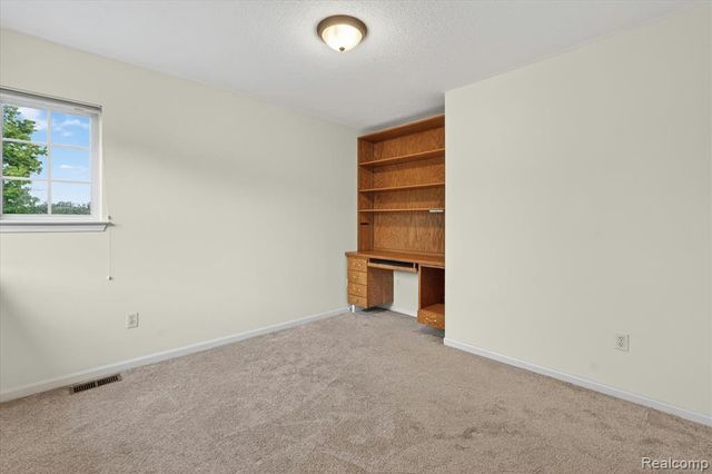 456 Lilly View Court, Howell, MI 48843