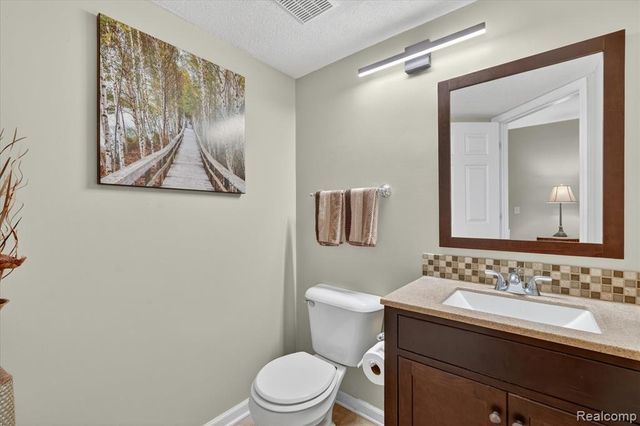 456 Lilly View Court, Howell, MI 48843