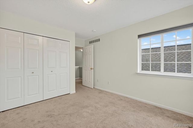 456 Lilly View Court, Howell, MI 48843